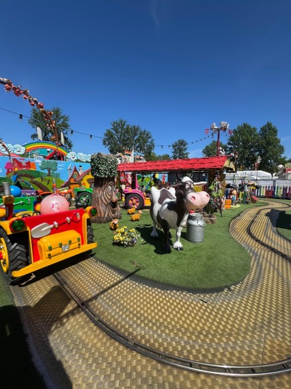 CrangerWeihnachtszauber-AttraktionBrunosFrecheFarm2-426x568 Cranger Weihnachtszauber - Brunos freche Farm